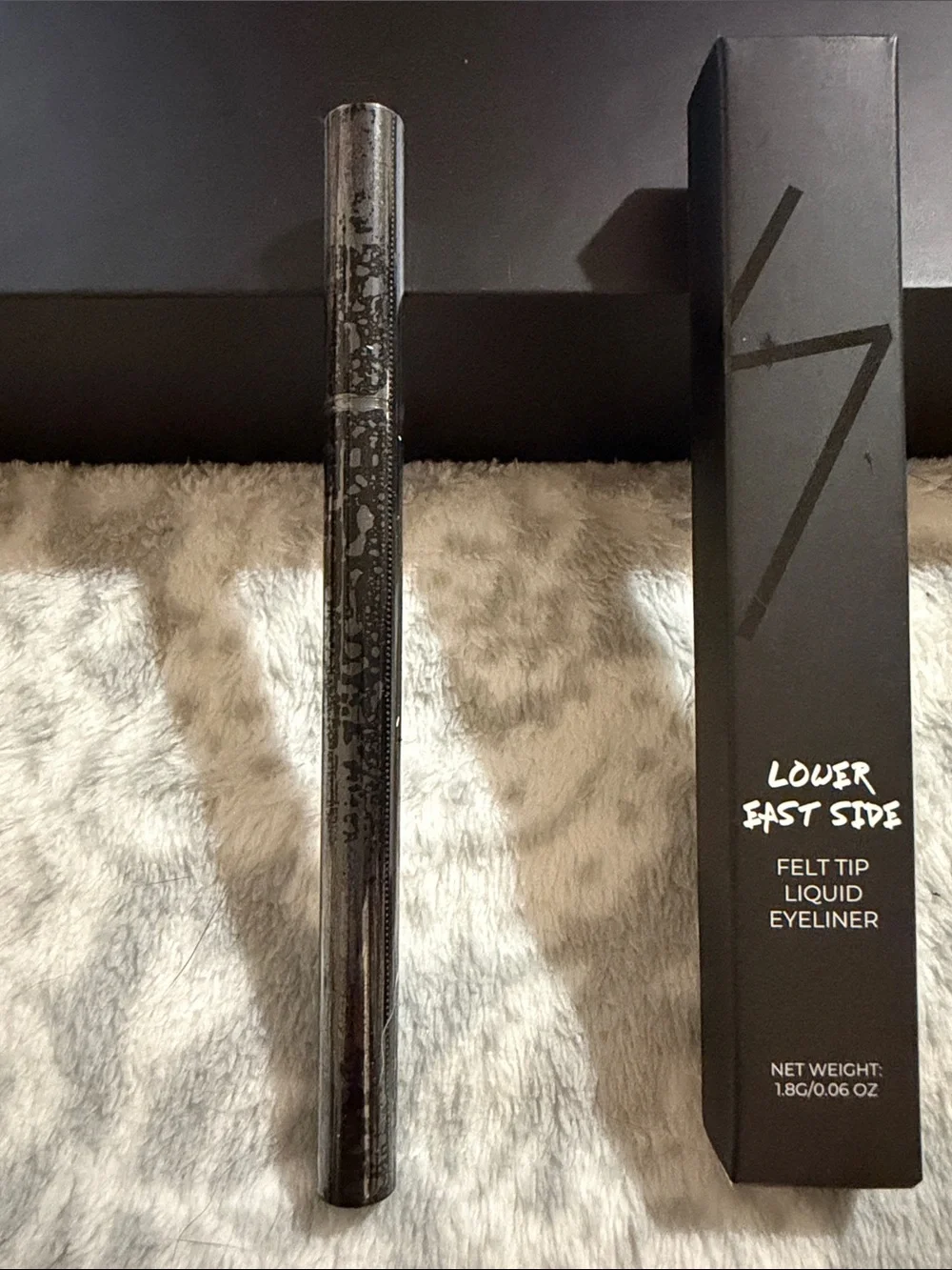 LOWER EAST SIDE Felt Tip Liquid Eyeliner - Black. SEALED.